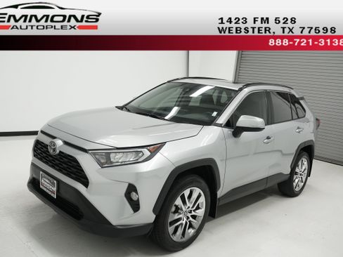 Used 2021 Toyota RAV4 XLE Premium FWD image 1