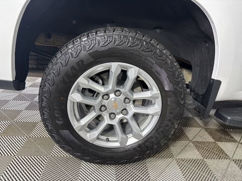 Used 2025 Chevrolet Silverado 1500 LT image 30