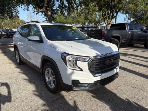 Used 2023 GMC Terrain SLE w/ Driver Convenience Package image 1