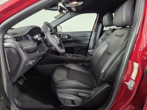 New 2026 Jeep Compass Latitude image 10