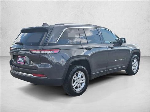 Used 2024 Jeep Grand Cherokee Laredo RWD image 5