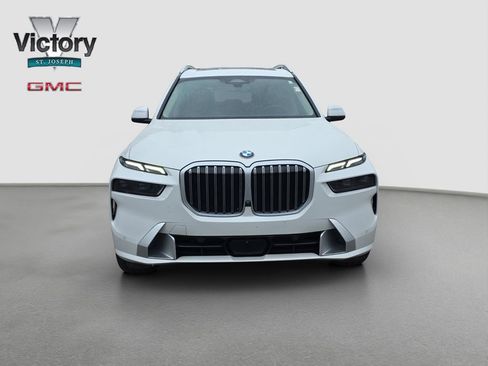 Used 2023 BMW X7 xDrive40i AWD/4WD image 2