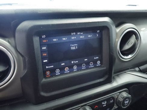 Certified 2019 Jeep Wrangler Unlimited Sahara AWD/4WD image 33
