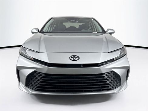 Certified 2025 Toyota Camry LE image 3