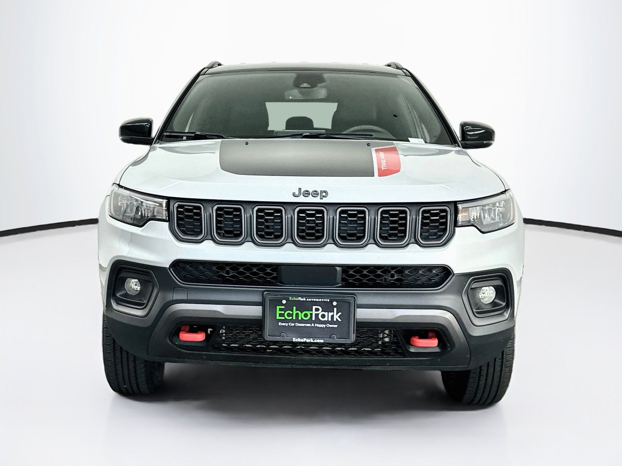 Used 2025 Jeep Compass Trailhawk AWD/4WD image 2