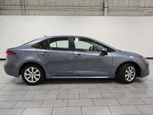 Used 2020 Toyota Corolla LE FWD image 16