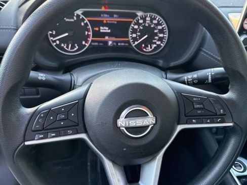 Used 2024 Nissan Sentra SV FWD image 11