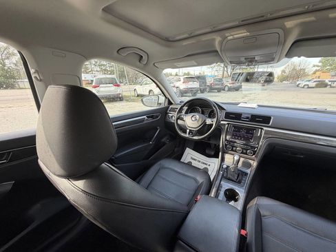 Used 2018 Volkswagen Passat 2.0T SE image 27
