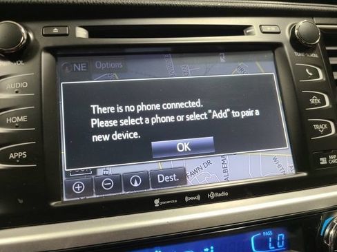Used 2018 Toyota Highlander XLE AWD/4WD image 6
