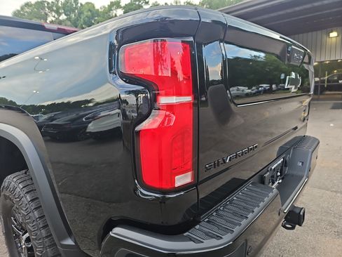 Used 2025 Chevrolet Silverado 2500 ZR2 w/ Technology Package AWD/4WD image 35