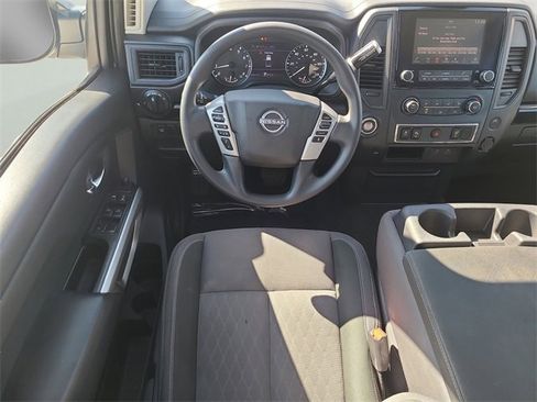 Used 2023 Nissan Titan SV image 16