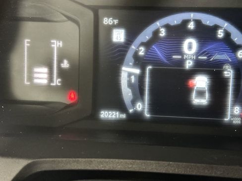 Used 2025 Toyota Tacoma SR image 19