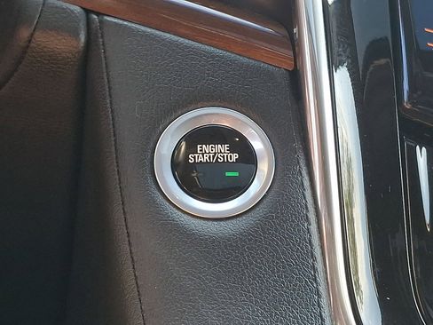 Used 2018 Cadillac Escalade Premium Luxury AWD/4WD image 30