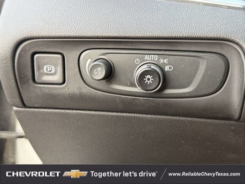 Used 2020 Buick Enclave Essence FWD image 25