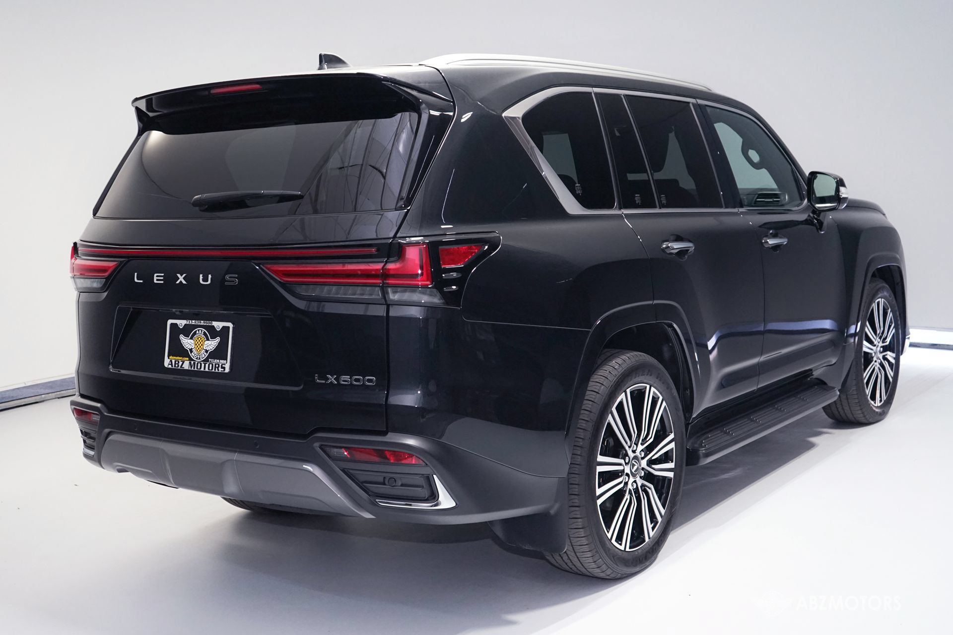 Used 2026 Lexus LX 600 4WD w/ Luxury Package image 5