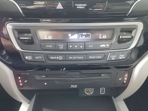 Certified 2019 Honda Pilot Touring image 33