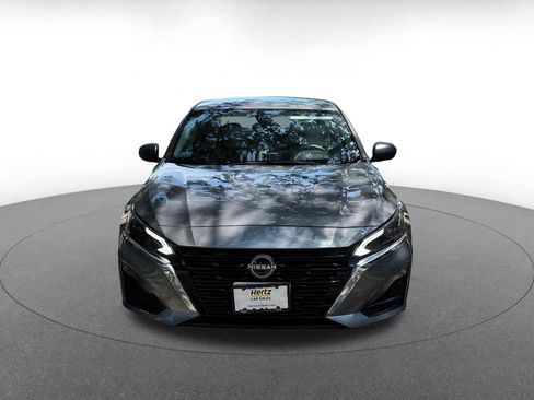 Used 2025 Nissan Altima 2.5 SV FWD image 3