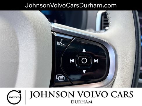 Used 2023 Volvo XC90 B6 Plus AWD/4WD image 18