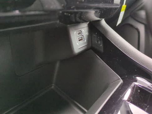 New 2026 Jeep Compass Latitude AWD/4WD image 32