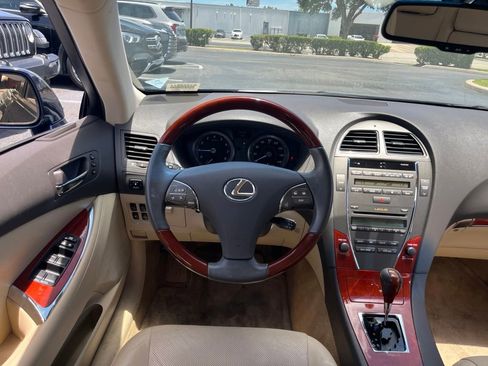 Used 2011 Lexus ES 350 FWD image 4