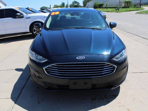 Used 2020 Ford Fusion SE FWD image 3
