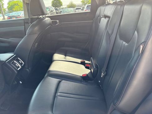 Used 2024 Kia Sorento S FWD image 24
