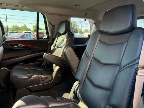 Used 2017 Cadillac Escalade Luxury w/ LPO, Radiant Package AWD/4WD image 18