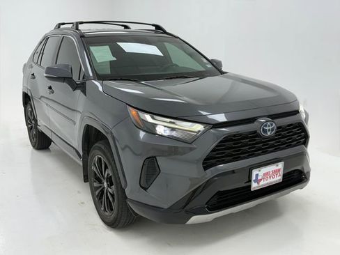 Used 2023 Toyota RAV4 SE AWD/4WD image 2
