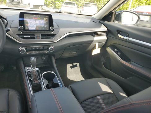 New 2025 Nissan Altima 2.5 SR image 14