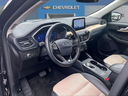 Used 2022 Ford Escape Titanium w/ Titanium Elite Package AWD/4WD image 17