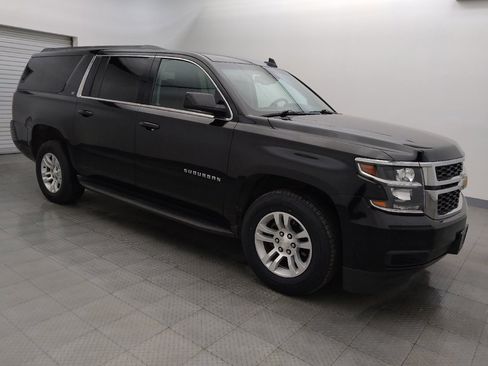 Used 2017 Chevrolet Suburban LT image 11