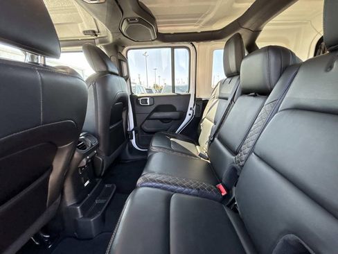 Used 2021 Jeep Wrangler Unlimited Sahara image 11