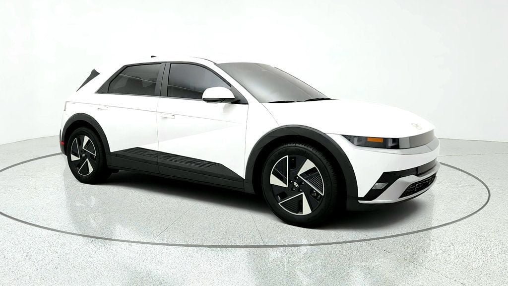Used 2026 Hyundai Ioniq 5 SE RWD image 3