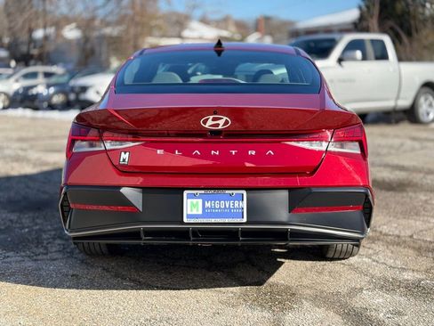 Used 2025 Hyundai Elantra SEL image 5