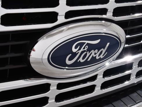 New 2026 Ford F550 4x4 Crew Cab Super Duty w/ XLT Value Package image 20