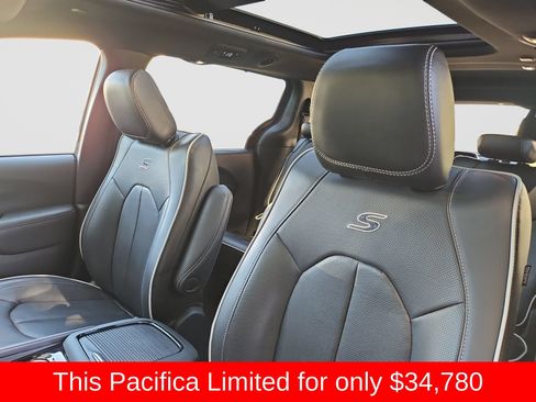 Used 2025 Chrysler Pacifica Limited FWD image 23
