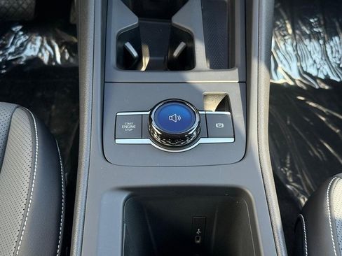 New 2025 Volkswagen Tiguan SE image 7