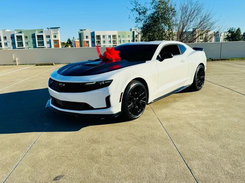 Used 2020 Chevrolet Camaro LT image 12