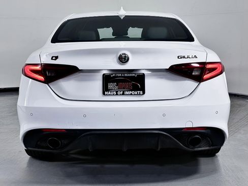 Used 2019 Alfa Romeo Giulia Ti image 8