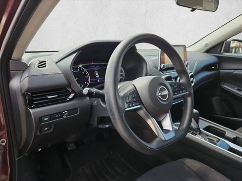 Used 2024 Nissan Sentra SV FWD image 9