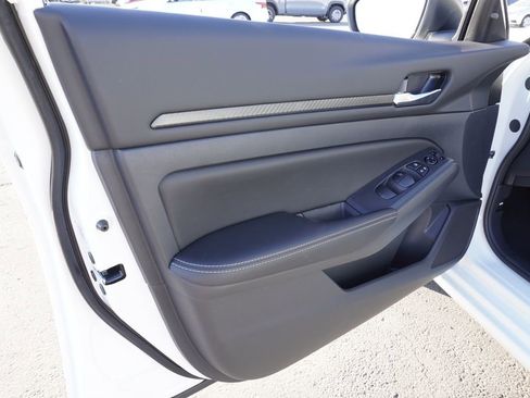 Certified 2025 Nissan Altima 2.5 SV image 14