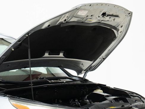 Used 2016 Toyota Highlander XLE image 77