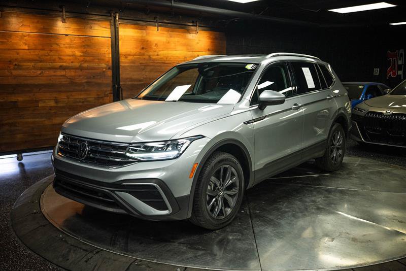 Used 2022 Volkswagen Tiguan SE AWD/4WD image 2