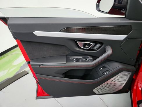 Used 2019 Lamborghini Urus AWD/4WD image 24
