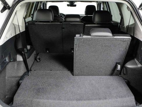 Certified 2024 Volkswagen Tiguan SE FWD image 34