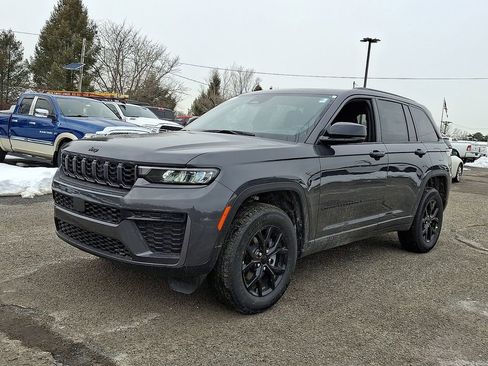 New 2026 Jeep Grand Cherokee Altitude AWD/4WD image 4