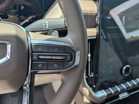 New 2026 GMC Yukon Denali w/ Denali Reserve Package AWD/4WD image 18