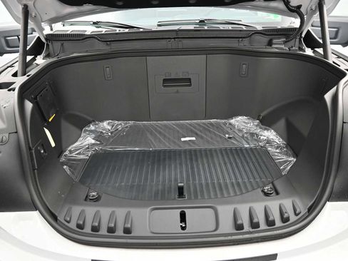 Used 2025 Ford F150 Lightning Flash image 12