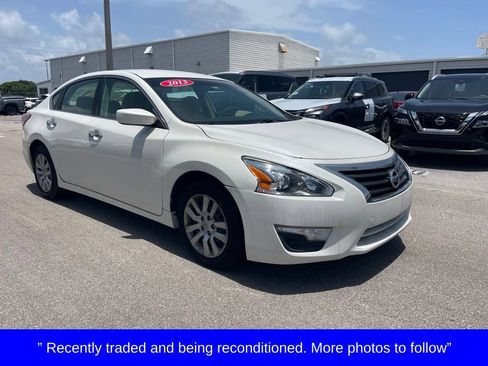 Used 2013 Nissan Altima 2.5 S FWD image 1
