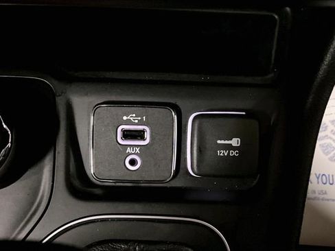 Used 2021 Jeep Cherokee Latitude image 16